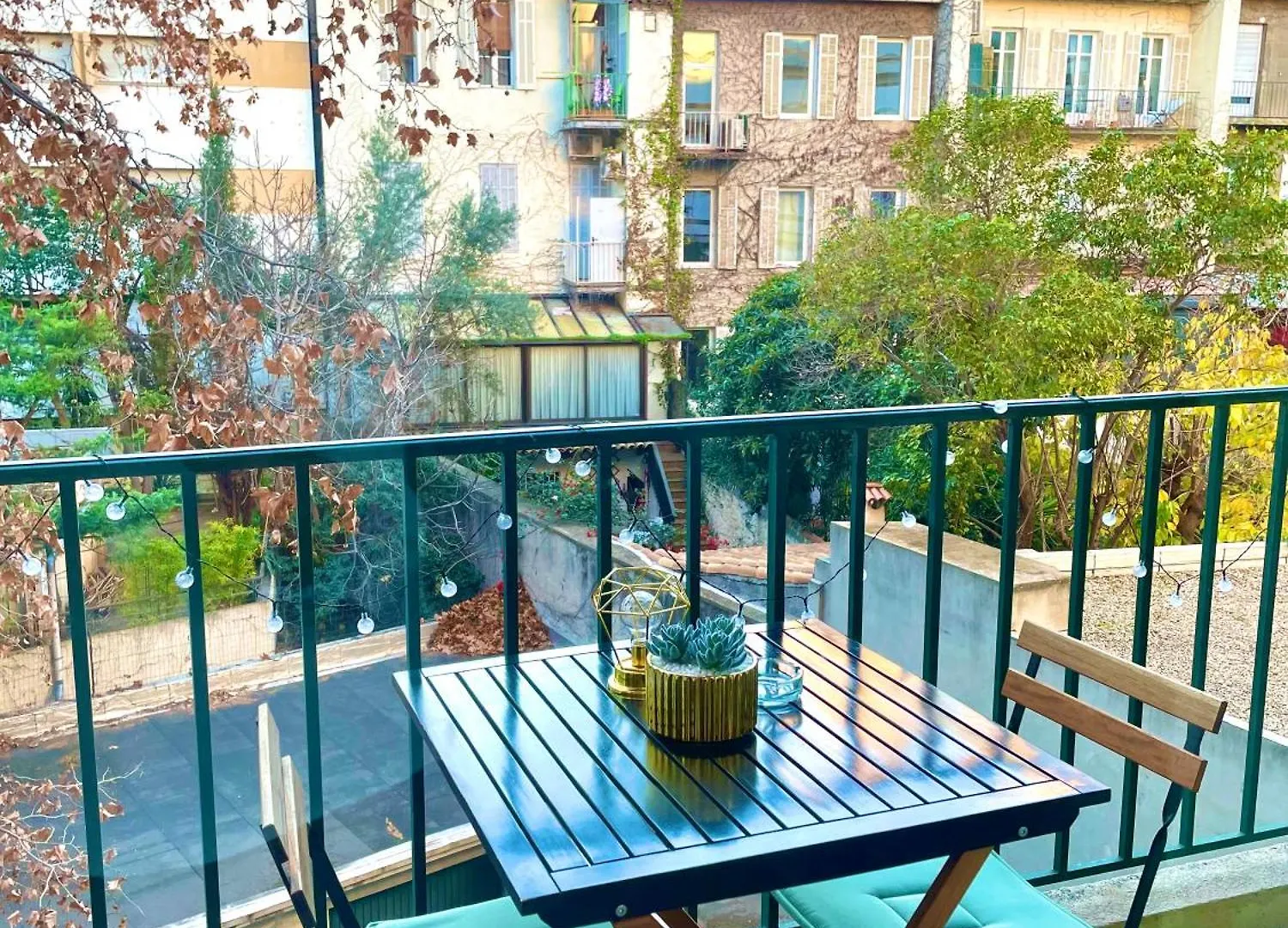 Le Carre D'Or Mermoz Marseille France